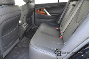 Перетяжка салона Toyota Camry натуральной кожей