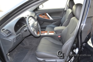 Перетяжка салона кожей Toyota Camry 40
