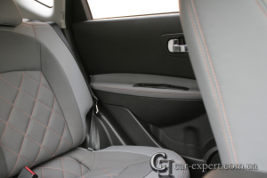 Перетяжка подлокотников кожей Nissan Qashqai