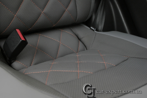 Перетяжка салона Nissan Qashqai перфорированной кожей