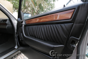 Перетяжка дверных карт mercedes w124