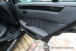 Перетяжка дверных карт mercedes w212